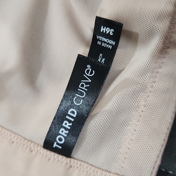 Torrid Bra 🫶🏻 - Picture 3 of 5